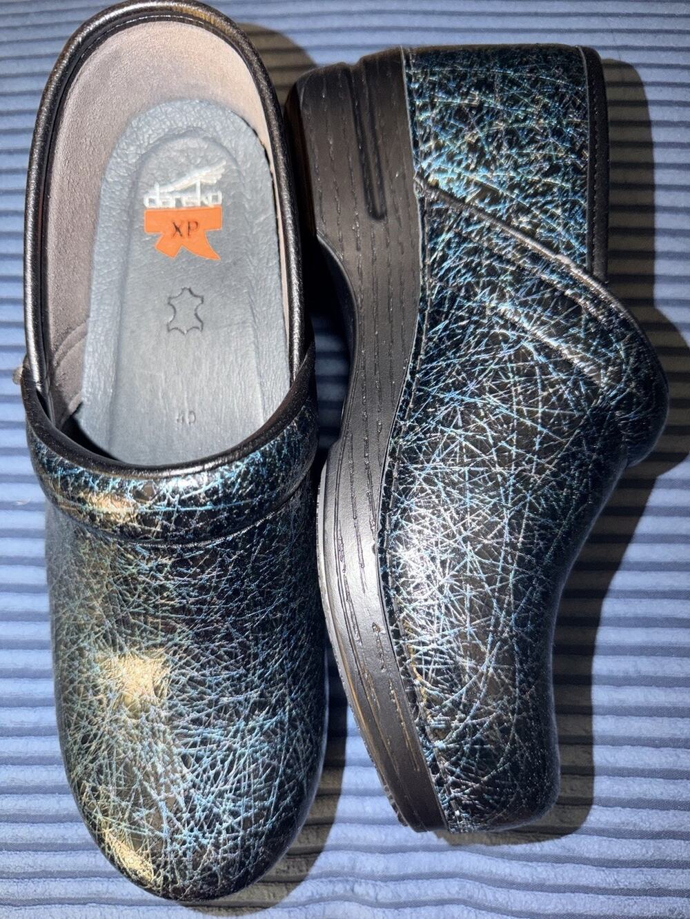 Dansko XP Professional Clogs Size 40 US 10 Metallic Blue Silver Paint Splat NEW
